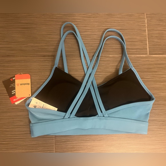 Reebok strappy sports bra, size medium - Picture 2 of 3